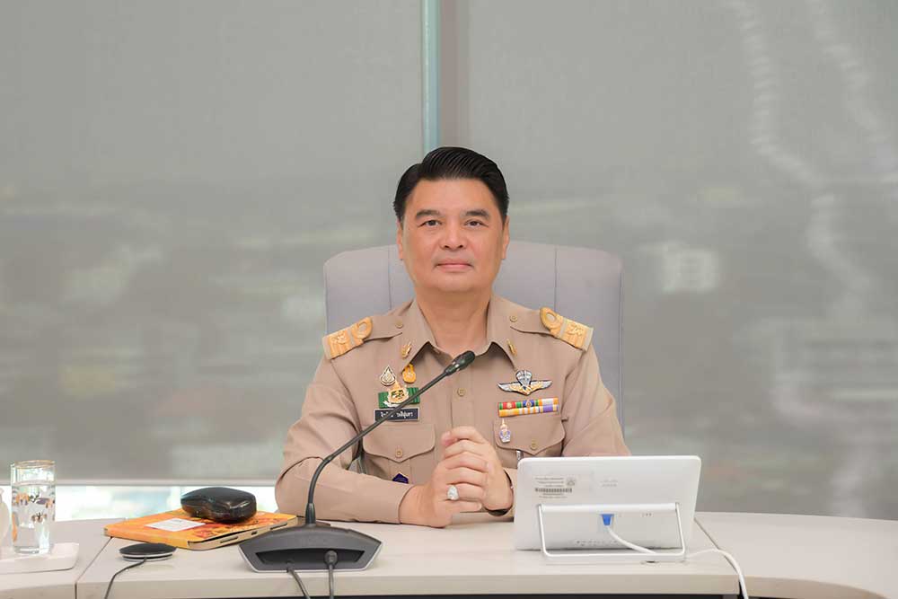 นายจิรวัฒน์ ระติสุนทร รองเลขาธิการ สผ. เป็นผู้แทน สผ. เข้าร่วมประชุม (ออนไลน์) นายจิรวัฒน์ ระติสุนทร รองเลขาธิการ สผ. เป็นผู้แทน สผ. เข้าร่วมประชุม (ออนไลน์)
