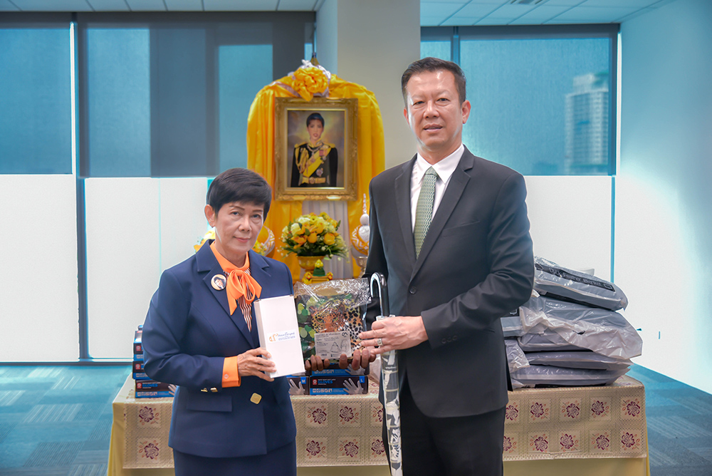 นายชิดชนก สุขมงคล รองเลขาธิการสำนักงานนโยบายและแผนทรัพยากรธรรมชาติและสิ่งแวดล้อม และ นางวาสนา เทียมสุวรรณ ที่ปรึกษาโครงการตามพระดำริและงานส่วนพระองค์ สำนักงานราชวิทยาลัยจุฬาภรณ์ นายชิดชนก สุขมงคล รองเลขาธิการสำนักงานนโยบายและแผนทรัพยากรธรรมชาติและสิ่งแวดล้อม และ นางวาสนา เทียมสุวรรณ ที่ปรึกษาโครงการตามพระดำริและงานส่วนพระองค์ สำนักงานราชวิทยาลัยจุฬาภรณ์