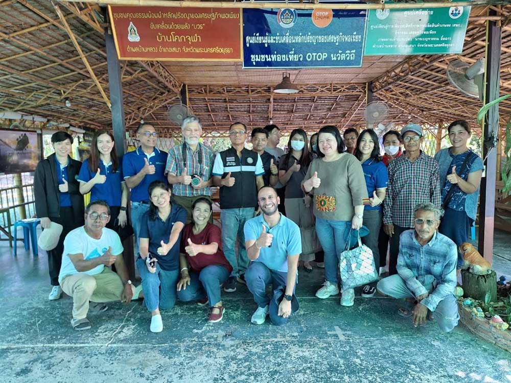 บริษัท เนสท์เล่ (ไทย) จํากัด มีการดำเนินโครงการเนสท์เล่ น้ำรักษ์น้ำ ร่วมกับชุมชนและเยาวชนท้องถิ่น ในการฟื้นฟูและดูแลคลองขนมจีนให้กลับมามีความอุดมสมบูรณ์ตลอดระยะทางกว่า 21 กิโลเมตร ผ่านการให้ความรู้และเสริมสร้างความตระหนักด้านการอนุรักษ์และจัดการทรัพยากรน้ำในคลองขนมจีนให้กับนักเรียน ใน 7 โรงเรียน และชุมชนใน 6 องค์การบริหารส่วนตำบล ซึ่งได้ดำเนินการมาอย่างต่อเนื่อง ตั้งแต่ ปี พ.ศ 2558 บริษัท เนสท์เล่ (ไทย) จํากัด มีการดำเนินโครงการเนสท์เล่ น้ำรักษ์น้ำ ร่วมกับชุมชนและเยาวชนท้องถิ่น ในการฟื้นฟูและดูแลคลองขนมจีนให้กลับมามีความอุดมสมบูรณ์ตลอดระยะทางกว่า 21 กิโลเมตร ผ่านการให้ความรู้และเสริมสร้างความตระหนักด้านการอนุรักษ์และจัดการทรัพยากรน้ำในคลองขนมจีนให้กับนักเรียน ใน 7 โรงเรียน และชุมชนใน 6 องค์การบริหารส่วนตำบล ซึ่งได้ดำเนินการมาอย่างต่อเนื่อง ตั้งแต่ ปี พ.ศ 2558