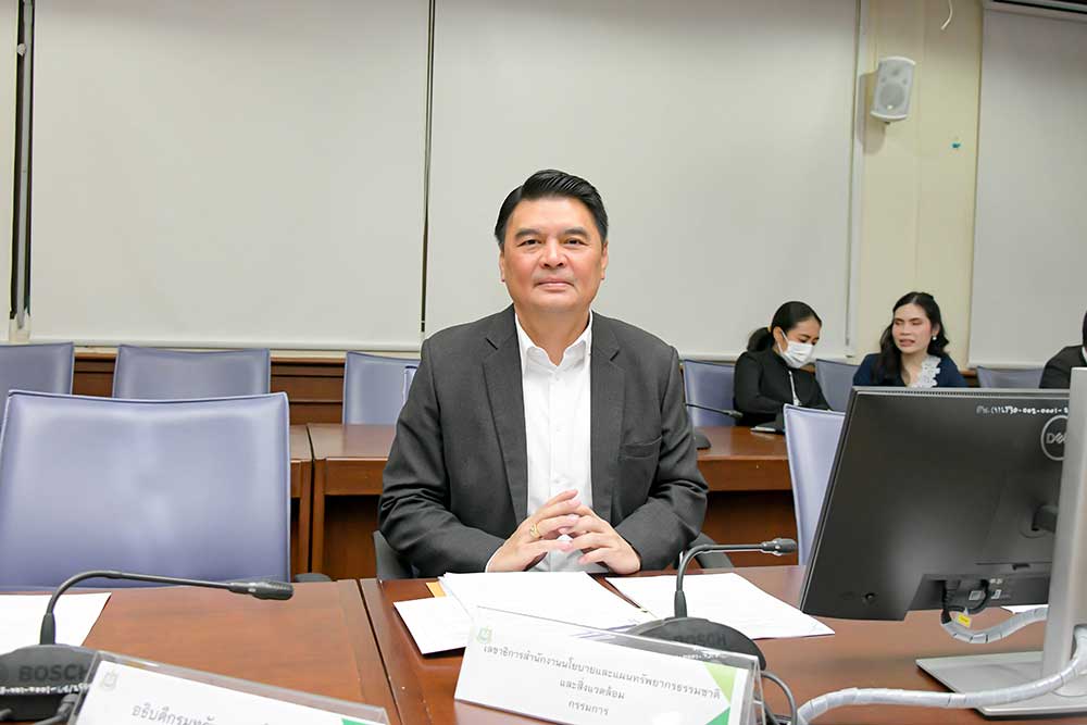 นายจิรวัฒน์ ระติสุนทร รองเลขาธิการ สผ. นายจิรวัฒน์ ระติสุนทร รองเลขาธิการ สผ.
