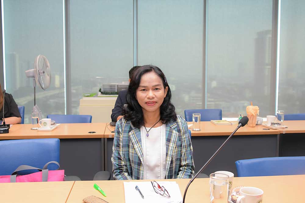 ดำเนินรายการโดย นางสาวศิริลักษณ์ จันทร์โพธิ์ ผอ. กลุ่มงานพัฒนาแนวทางการประเมินผลกระทบสิ่งแวดล้อม ดำเนินรายการโดย นางสาวศิริลักษณ์ จันทร์โพธิ์ ผอ. กลุ่มงานพัฒนาแนวทางการประเมินผลกระทบสิ่งแวดล้อม