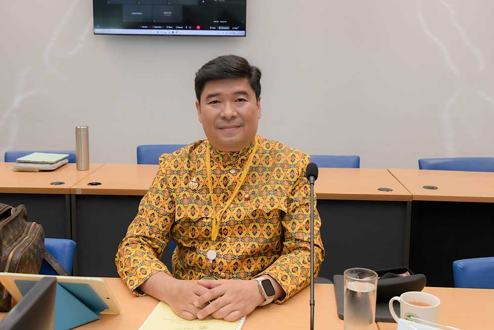 รองศาสตราจารย์ โรจน์ คุณเอนก ผู้ทรงคุณวุฒิ รองศาสตราจารย์ โรจน์ คุณเอนก ผู้ทรงคุณวุฒิ