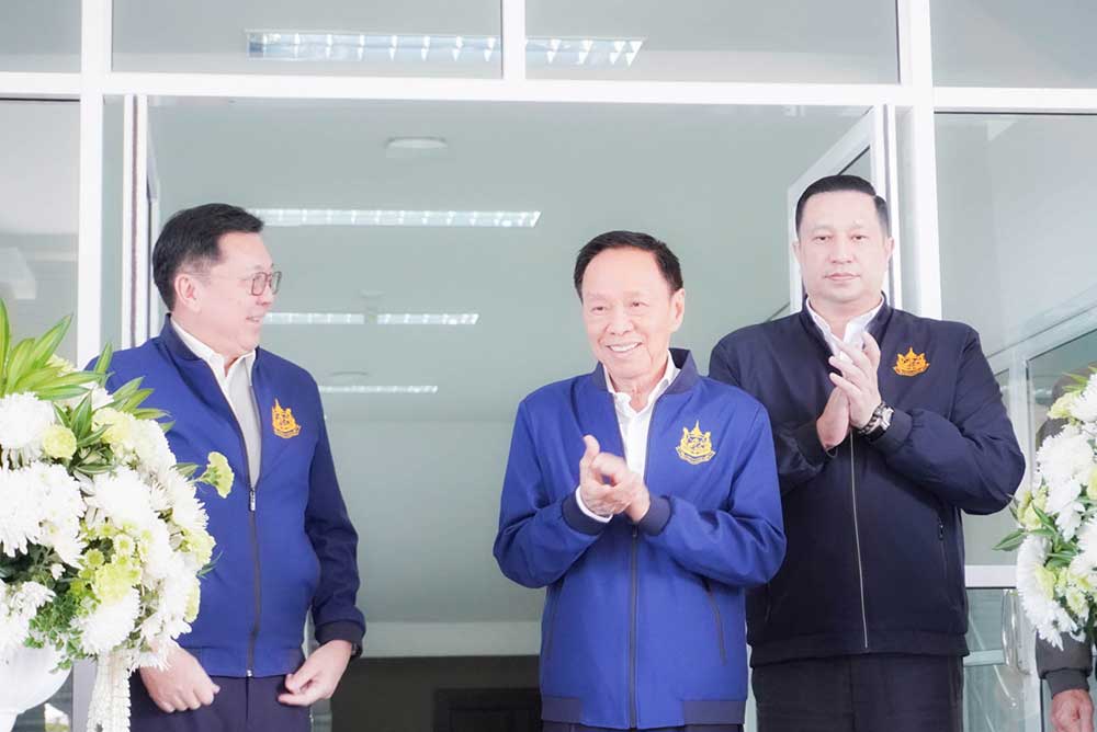 พล.ต.อ. พัชรวาท วงษ์สุวรรณ รองนายกรัฐมนตรี และรัฐมนตรีว่าการกระทรวงทรัพยากรธรรมชาติและสิ่งแวดล้อม (รมว.ทส.) พล.ต.อ. พัชรวาท วงษ์สุวรรณ รองนายกรัฐมนตรี และรัฐมนตรีว่าการกระทรวงทรัพยากรธรรมชาติและสิ่งแวดล้อม (รมว.ทส.)