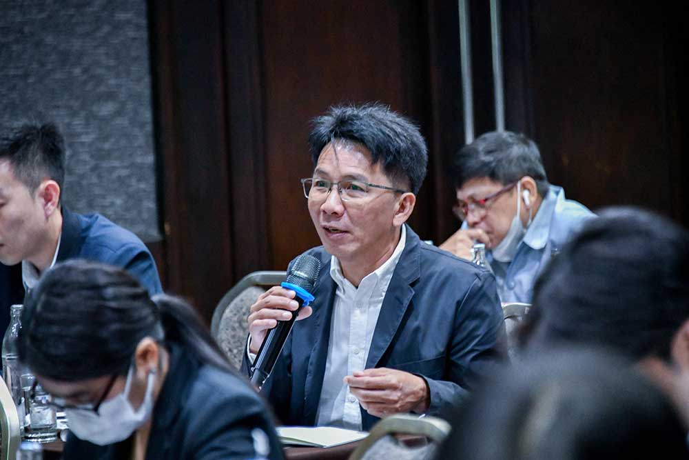 นายประทีป มีคติธรรม IUCN นายประทีป มีคติธรรม IUCN