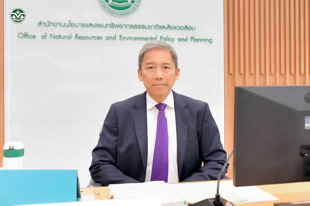 นายสันติ บุญประคับ เป็นประธานการประชุม นายสันติ บุญประคับ เป็นประธานการประชุม
