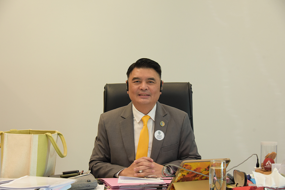 นายจิรวัฒน์ ระติสุนทร รองเลขาธิการสำนักงานโยบายและแผนทรัพยากรธรมชาติและสิ่งแวดล้อม นายจิรวัฒน์ ระติสุนทร รองเลขาธิการสำนักงานโยบายและแผนทรัพยากรธรมชาติและสิ่งแวดล้อม