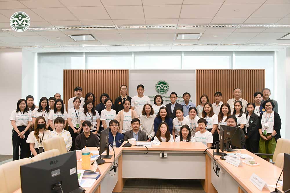 ภาพรวมของการประชุมในครั้งนี้โดยมีเจ้าหน้าที่ สผ. เข้าร่วมประชุม ประมาณ 40 คน ภาพรวมของการประชุมในครั้งนี้โดยมีเจ้าหน้าที่ สผ. เข้าร่วมประชุม ประมาณ 40 คน