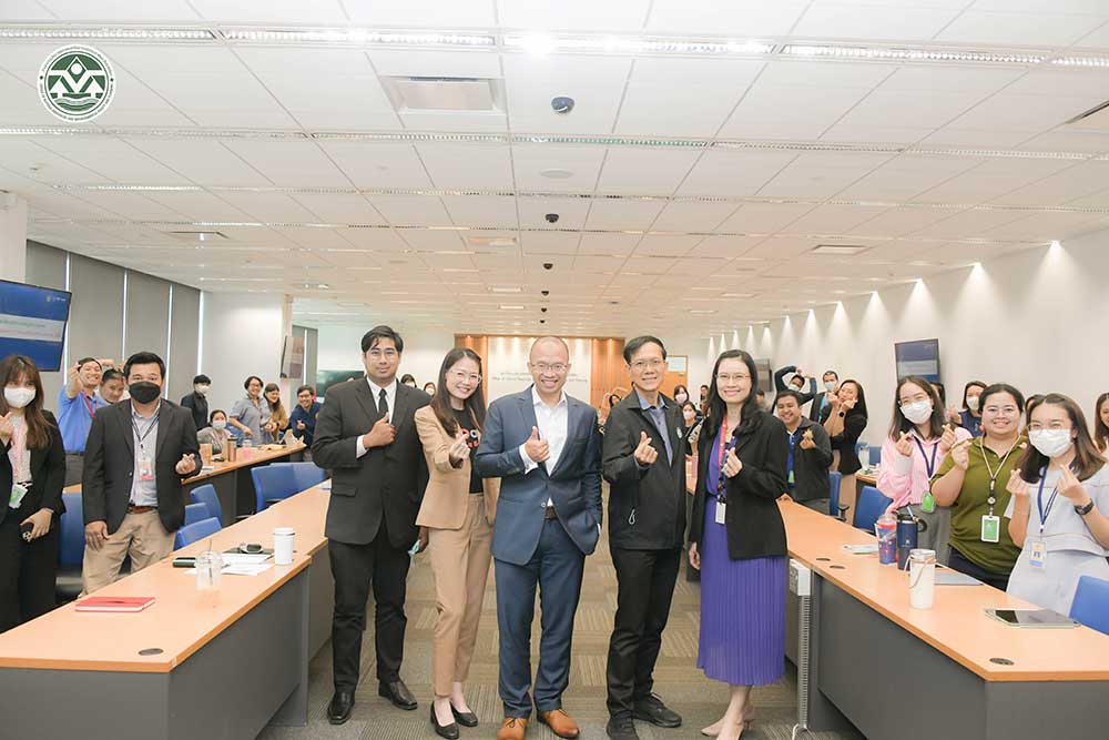 ช่วงบ่ายได้รับเกียรติจากวิทยากร คือ ผศ.ศุภวัชร์ มาลานนท์ ที่ปรึกษาอาวุโสด้านการคุ้มครองข้อมูลส่วนบุคคล บริษัท ดีพีโอเอเอเอส จำกัดเป็นผู้บรรยาย ช่วงบ่ายได้รับเกียรติจากวิทยากร คือ ผศ.ศุภวัชร์ มาลานนท์ ที่ปรึกษาอาวุโสด้านการคุ้มครองข้อมูลส่วนบุคคล บริษัท ดีพีโอเอเอเอส จำกัดเป็นผู้บรรยาย