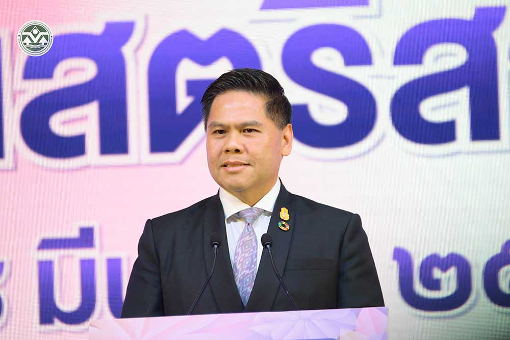 นายวราวุธ ศิลปอาชา รัฐมนตรีว่าการกรมกิจการสตรีและสถาบันครอบครัว กระทรวงการพัฒนาสังคมและความมั่นคงของมนุษย์ นายวราวุธ ศิลปอาชา รัฐมนตรีว่าการกรมกิจการสตรีและสถาบันครอบครัว กระทรวงการพัฒนาสังคมและความมั่นคงของมนุษย์