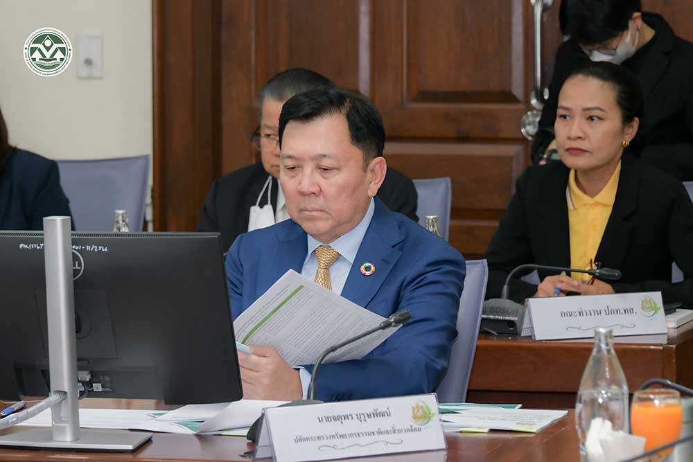 นายจตุพร บุรุษพัฒน์ ปลัดกระทรวงทรัพยากรธรรมชาติและสิ่งแวดล้อม นายจตุพร บุรุษพัฒน์ ปลัดกระทรวงทรัพยากรธรรมชาติและสิ่งแวดล้อม