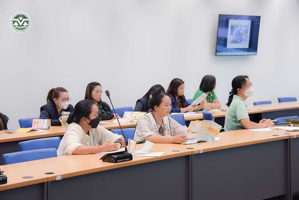 บุคลากร สผ. เข้าร่วมอบรมทั้งในห้องประชุม และผ่านสื่ออิเล็กทรอนิกส์ บุคลากร สผ. เข้าร่วมอบรมทั้งในห้องประชุม และผ่านสื่ออิเล็กทรอนิกส์