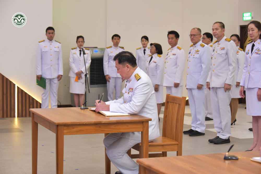 นายจตุพร บุรุษพัฒน์ ปลัดกระทรวงทรัพยากรธรรมชาติและสิ่งแวดล้อม นายจตุพร บุรุษพัฒน์ ปลัดกระทรวงทรัพยากรธรรมชาติและสิ่งแวดล้อม