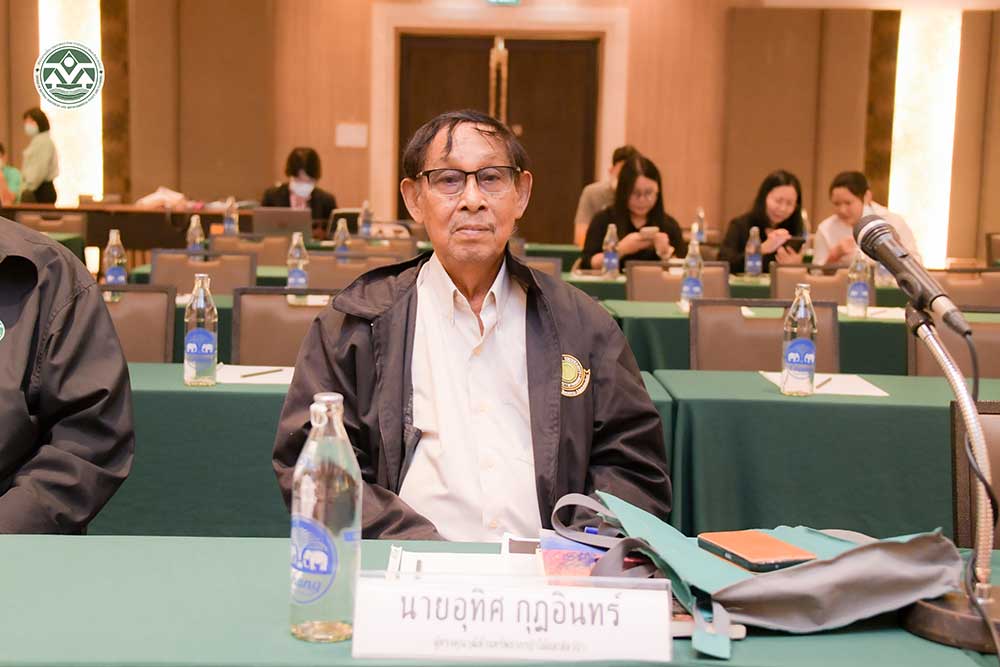 นายอุทิศ กุฎอินทร์ หนึ่งในวิทยากรในการบรรยายในการประชุมครั้งนี้ นายอุทิศ กุฎอินทร์ หนึ่งในวิทยากรในการบรรยายในการประชุมครั้งนี้