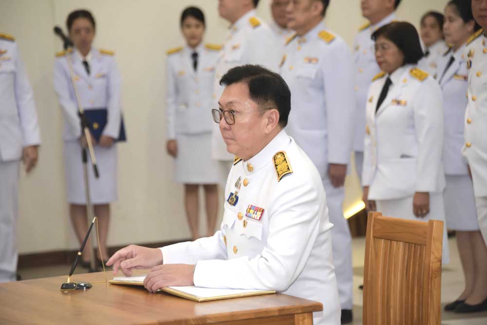 นายจตุพร บุรุษพัฒน์ ปลัดกระทรวงทรัพยากรธรรมชาติและสิ่งแวดล้อม นายจตุพร บุรุษพัฒน์ ปลัดกระทรวงทรัพยากรธรรมชาติและสิ่งแวดล้อม