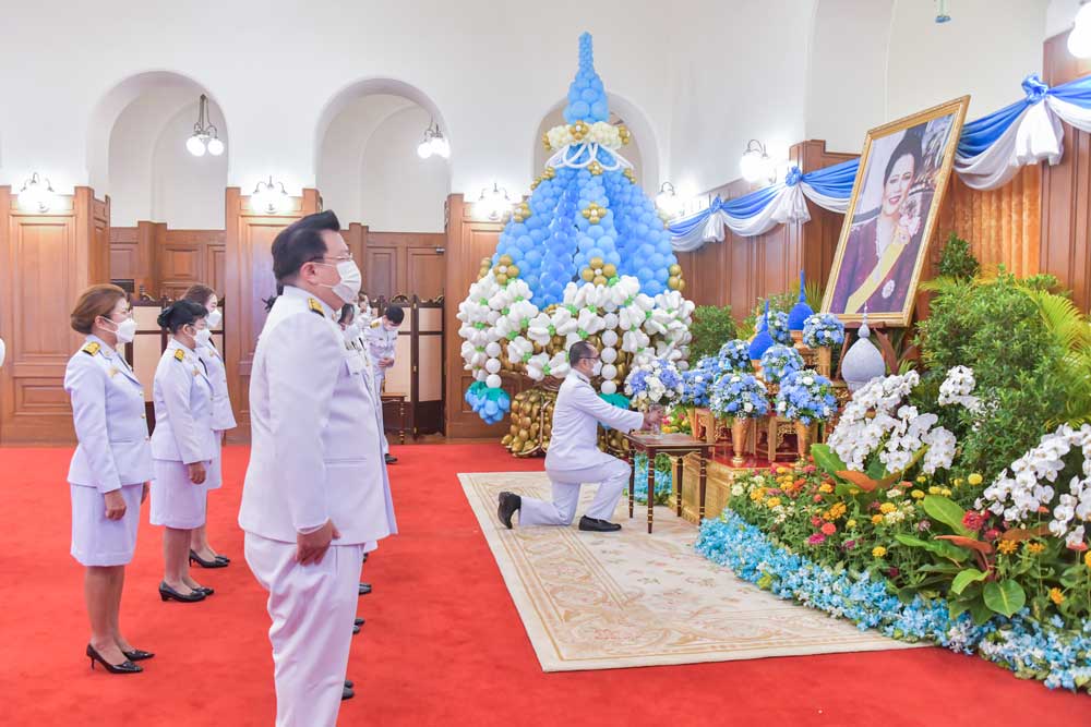 สำนักงานนโยบายและแผนทรัพยากรธรรมชาติและสิ่งแวดล้อม เข้าร่วมกิจกรรม ลงนามถวายพระพรชัยมงคล แด่สมเด็จพระนางเจ้าสิริกิติ์ พระบรมราชินีนาถ พระบรมราชชนนีพันปีหลวง เนื่องในโอกาสวันเฉลิมพระชนมพรรษา ๑๒ สิงหาคม ๒๕๖๗ สำนักงานนโยบายและแผนทรัพยากรธรรมชาติและสิ่งแวดล้อม เข้าร่วมกิจกรรม ลงนามถวายพระพรชัยมงคล แด่สมเด็จพระนางเจ้าสิริกิติ์ พระบรมราชินีนาถ พระบรมราชชนนีพันปีหลวง เนื่องในโอกาสวันเฉลิมพระชนมพรรษา ๑๒ สิงหาคม ๒๕๖๗