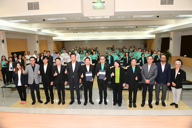 โตโยต้า และ สำนักงานนโยบายและแผนทรัพยากรธรรมชาติและสิ่งแวดล้อม ร่วมลงนาม พัฒนาต้นแบบ “พื้นที่อนุรักษ์ความหลากหลายทางชีวภาพนอกเขตพื้นที่คุ้มครอง (OECMs)” โตโยต้า และ สำนักงานนโยบายและแผนทรัพยากรธรรมชาติและสิ่งแวดล้อม ร่วมลงนาม พัฒนาต้นแบบ “พื้นที่อนุรักษ์ความหลากหลายทางชีวภาพนอกเขตพื้นที่คุ้มครอง (OECMs)”