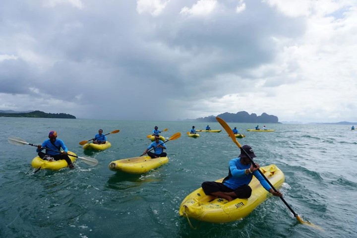 กลุ่มอนุรักษ์สิ่งแวดล้อมร่วมพายเรือเก็บขยะทะเลตามเกาะต่าง ๆ ในบริเวณอุทยานแห่งชาติอ่าวพังงา จ.พังงา กลุ่มอนุรักษ์สิ่งแวดล้อมร่วมพายเรือเก็บขยะทะเลตามเกาะต่าง ๆ ในบริเวณอุทยานแห่งชาติอ่าวพังงา จ.พังงา