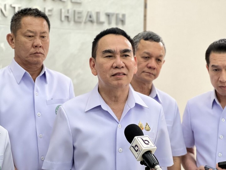 รัฐมนตรีช่วยว่าการกระทรวงสาธารณสุข ให้สัมภาษณ์ภายหลังการตรวจเยี่ยมกรมอนามัย รัฐมนตรีช่วยว่าการกระทรวงสาธารณสุข ให้สัมภาษณ์ภายหลังการตรวจเยี่ยมกรมอนามัย