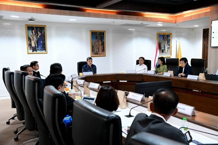 การประชุม เพื่อมอบนโยบายแยกขยะภายใน กทม. ทั้ง 50 เขต การประชุม เพื่อมอบนโยบายแยกขยะภายใน กทม. ทั้ง 50 เขต