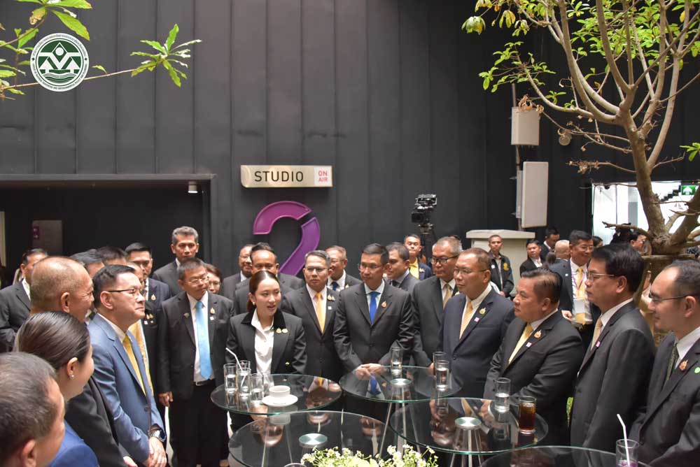 เลขาธิการ สผ. ร่วมฟังนายกรัฐมนตรี แถลงผลการดำเนินงานของรัฐบาลรอบ 3 เดือน ผ่านสโลแกน “ทีมเดียวกัน หัวใจเดียวกัน เพื่อประชาชน” เลขาธิการ สผ. ร่วมฟังนายกรัฐมนตรี แถลงผลการดำเนินงานของรัฐบาลรอบ 3 เดือน ผ่านสโลแกน “ทีมเดียวกัน หัวใจเดียวกัน เพื่อประชาชน”