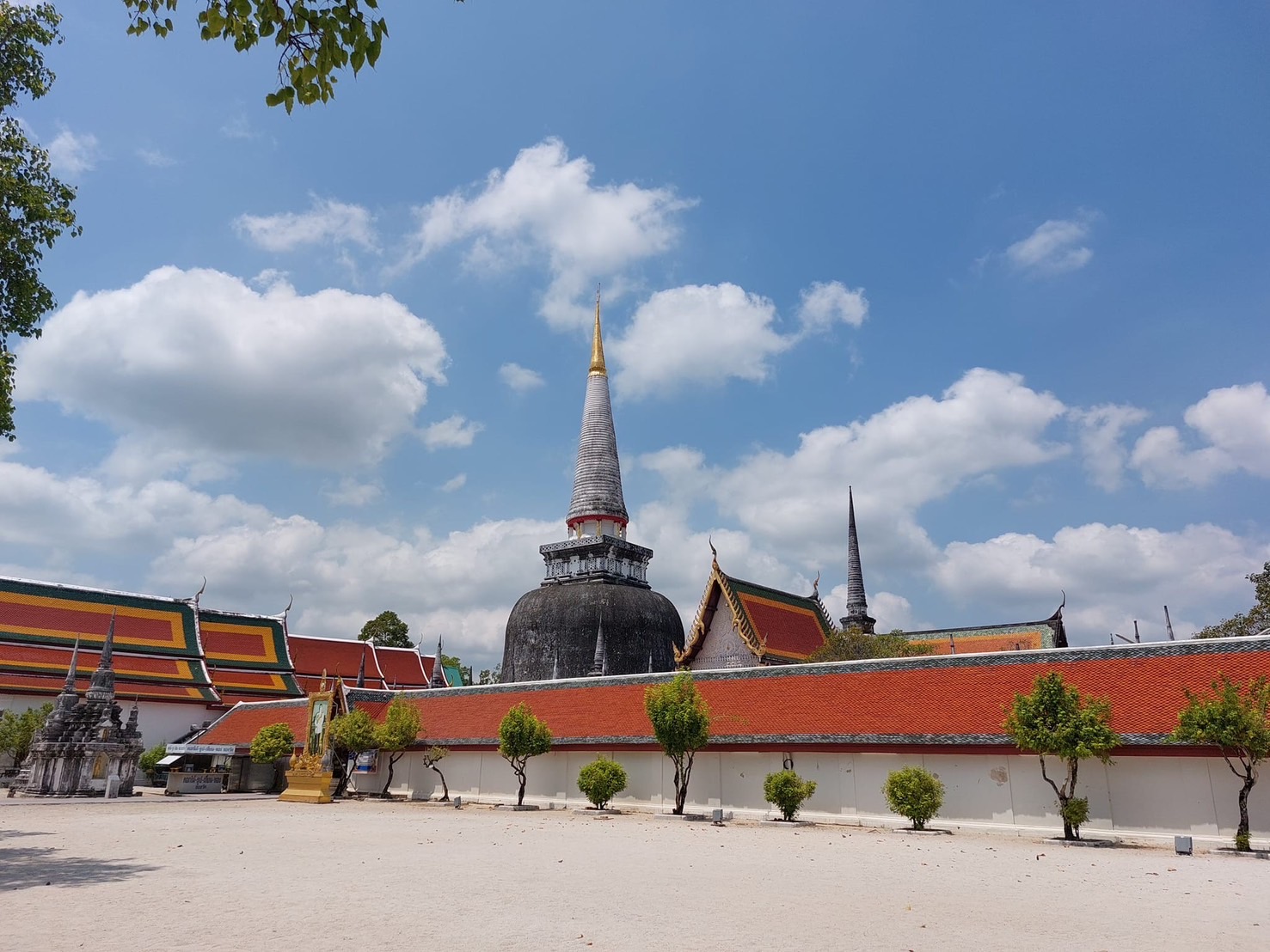 ทส. ผลักดันวัดพระมหาธาตุ วรมหาวิหาร จังหวัดนครศรีธรรมราช เป็นแหล่งมรดกโลก ทส. ผลักดันวัดพระมหาธาตุ วรมหาวิหาร จังหวัดนครศรีธรรมราช
เป็นแหล่งมรดกโลก