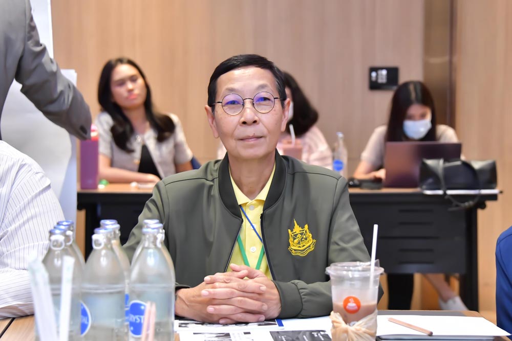 นางสาวธุวานันท์ ยุกติรัตน นางสาวธุวานันท์ ยุกติรัตน