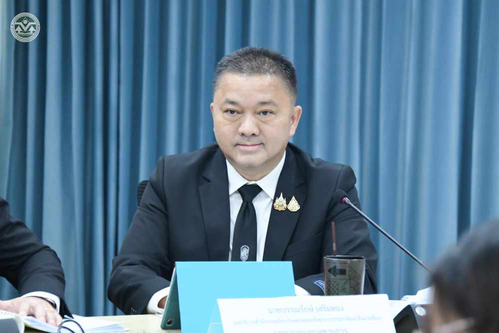 นายบรรณรักษ์ เสริมทอง เลขาธิการ สผ. นายบรรณรักษ์ เสริมทอง เลขาธิการ สผ.