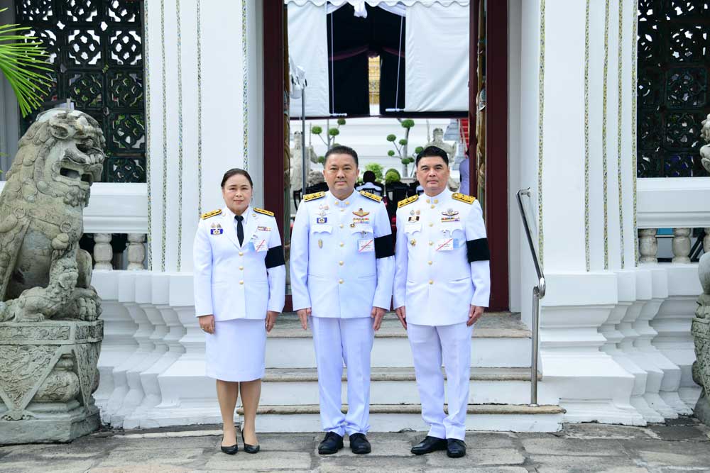 นายบรรณรักษ์ เสริมทอง เลขาธิการ สผ. นายจิรวัฒน์ ระติสุนทร และ นางสาวกานดา ชูแก้ว รองเลขาธิการ สผ. นายบรรณรักษ์ เสริมทอง เลขาธิการ สผ. นายจิรวัฒน์ ระติสุนทร และ นางสาวกานดา ชูแก้ว รองเลขาธิการ สผ.