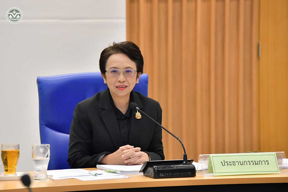 นางสาวปรีญาพร สุวรรณเกษ รองปลัดกระทรวงทรัพยากรธรรมชาติและสิ่งแวดล้อม ทำหน้าที่เป็นประธานการประชุม นางสาวปรีญาพร สุวรรณเกษ รองปลัดกระทรวงทรัพยากรธรรมชาติและสิ่งแวดล้อม ทำหน้าที่เป็นประธานการประชุม