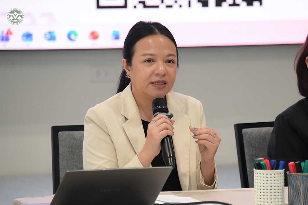 ดร. พสุ คงอภัย ผู้ประสานงาน โครงการ CCMB องค์กรความร่วมมือระหว่างประเทศของเยอรมัน (GIZ) ประเทศไทย กล่าวต้อนรับ ดร. พสุ คงอภัย ผู้ประสานงาน โครงการ CCMB องค์กรความร่วมมือระหว่างประเทศของเยอรมัน (GIZ) ประเทศไทย กล่าวต้อนรับ