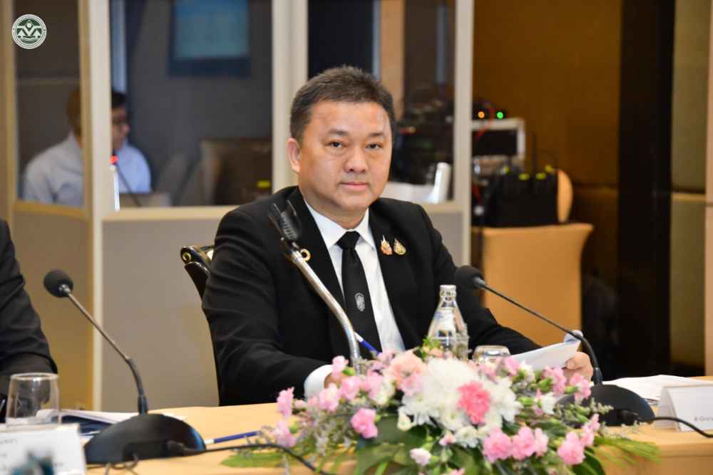 นายบรรณรักษ์ เสริมทอง เลขาธิการ สผ. นายบรรณรักษ์ เสริมทอง เลขาธิการ สผ.