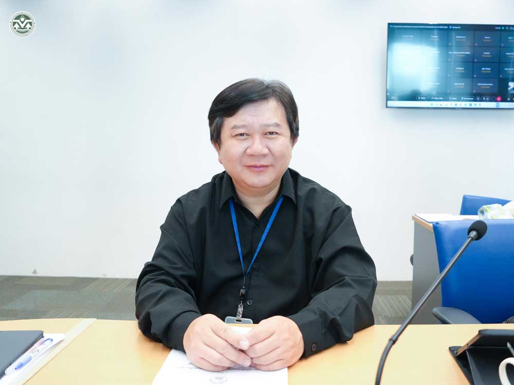 นายประสาน อิทธิพรกุล ผู้อำนวยการ กลุ่มงานคมนาคม นายประสาน อิทธิพรกุล ผู้อำนวยการ กลุ่มงานคมนาคม