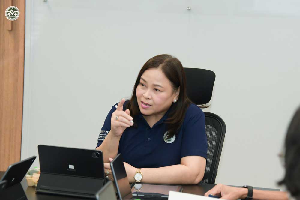 นางสาวกานดา ชูแก้ว นางสาวกานดา ชูแก้ว