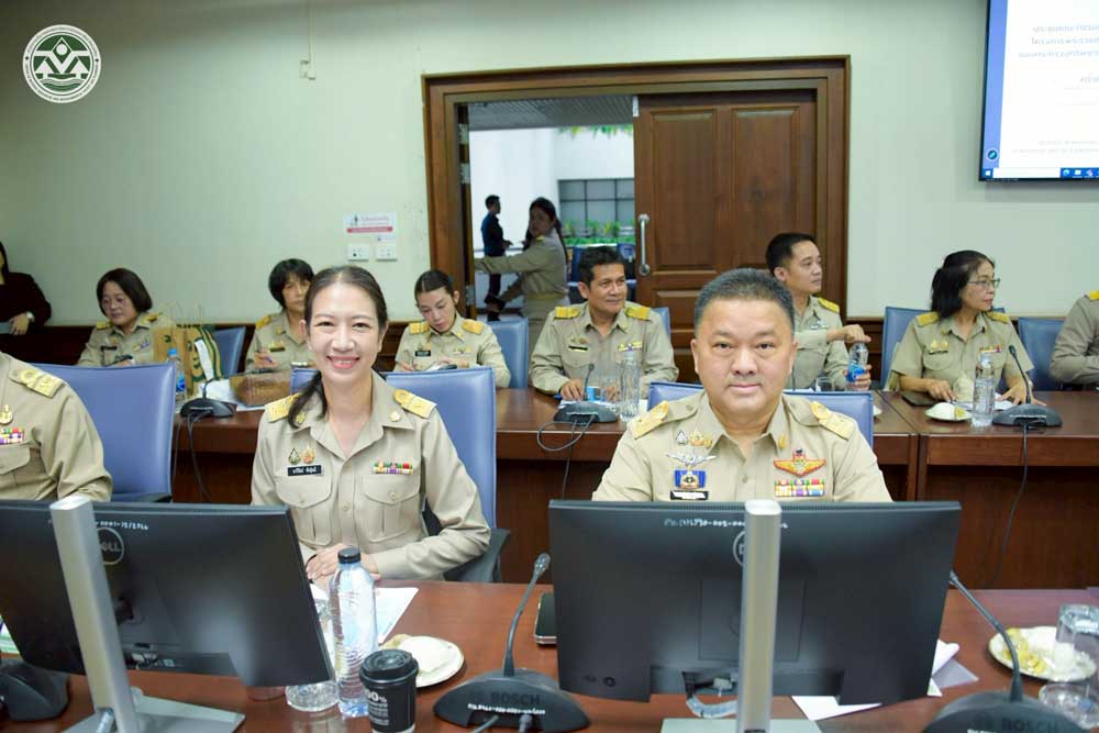นายบรรณรักษ์ เสริมทอง เลขาธิการ สผ. พร้อมด้วยนางสาวนารีรัตน์ พันธุ์มณี รองเลขาธิการ สผ. นายบรรณรักษ์ เสริมทอง เลขาธิการ สผ. พร้อมด้วยนางสาวนารีรัตน์ พันธุ์มณี รองเลขาธิการ สผ.