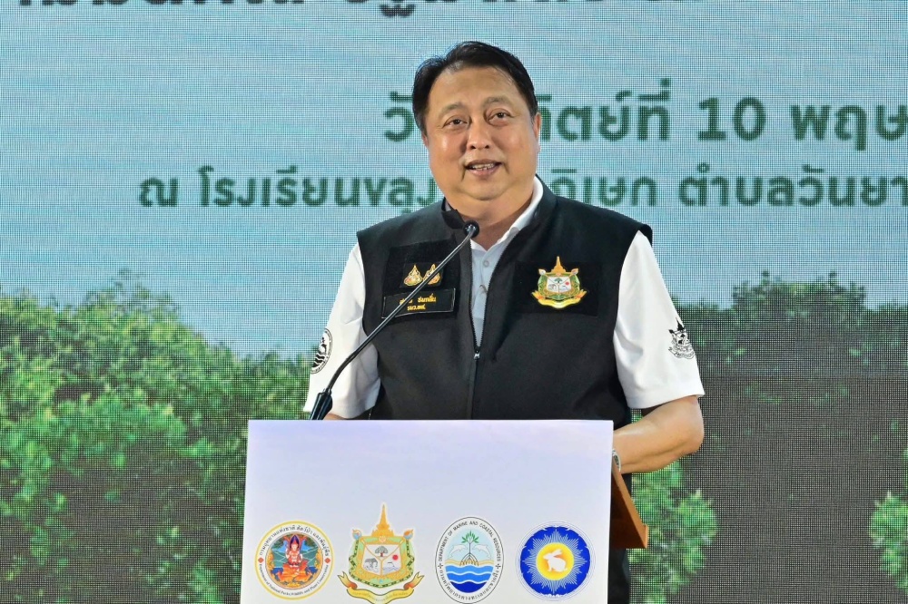 นายสุชาติ ชมกลิ่น รัฐมนตรีว่าการกระทรวงทรัพยากรธรรมชาติและสิ่งแวดล้อม นายสุชาติ ชมกลิ่น รัฐมนตรีว่าการกระทรวงทรัพยากรธรรมชาติและสิ่งแวดล้อม