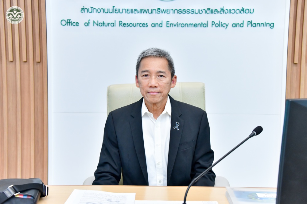 นายสันติ บุญประคับ ประธานการประชุม นายสันติ บุญประคับ ประธานการประชุม