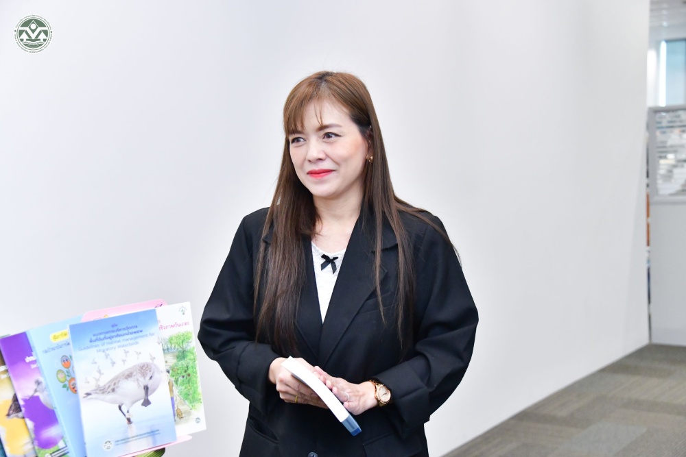 คุณตรีรัตน์ มาร์คว๊าร์เสน ผอ.กลุ่มประสานงาน มหาวิทยาลัยแม่โจ้ คุณตรีรัตน์ มาร์คว๊าร์เสน ผอ.กลุ่มประสานงาน มหาวิทยาลัยแม่โจ้