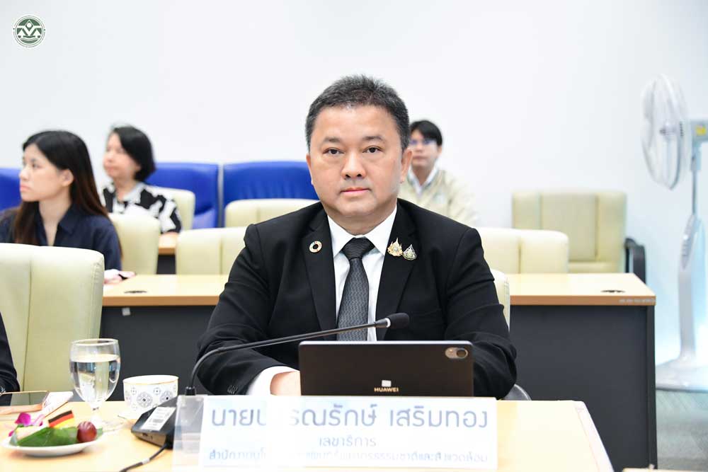 นายบรรณรักษ์ เสริมทอง เลขาธิการ สผ. นายบรรณรักษ์ เสริมทอง เลขาธิการ สผ.