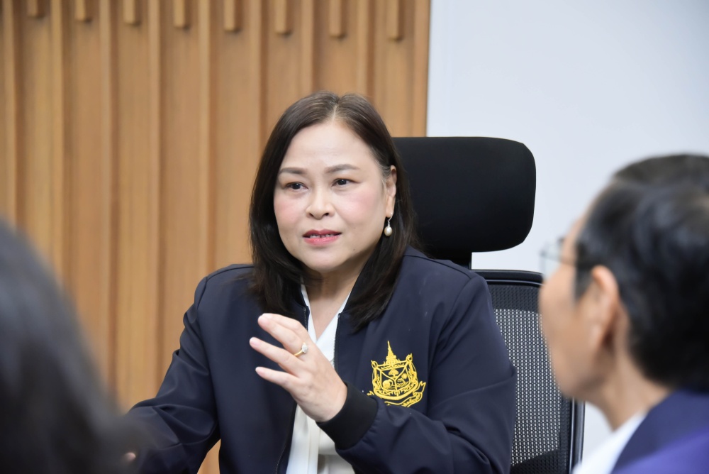 นางสาวกานดา ชูแก้ว รองเลขาธิการ สผ นางสาวกานดา ชูแก้ว รองเลขาธิการ สผ