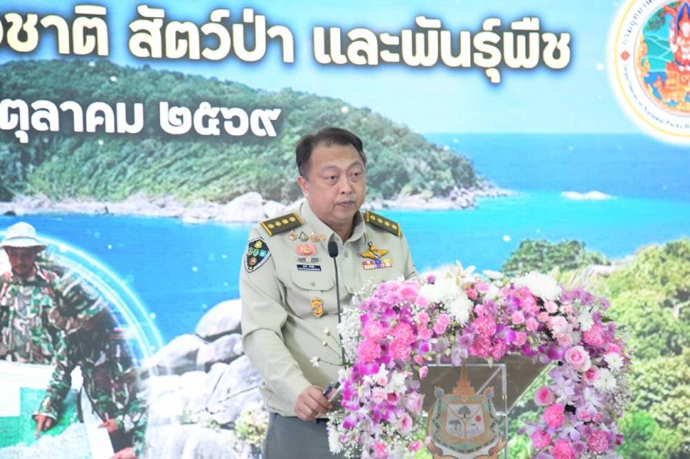 นายสุชาติ ชมกลิ่น รัฐมนตรีว่าการกระทรวงทรัพยากรธรรมชาติและสิ่งแวดล้อม นายสุชาติ ชมกลิ่น รัฐมนตรีว่าการกระทรวงทรัพยากรธรรมชาติและสิ่งแวดล้อม